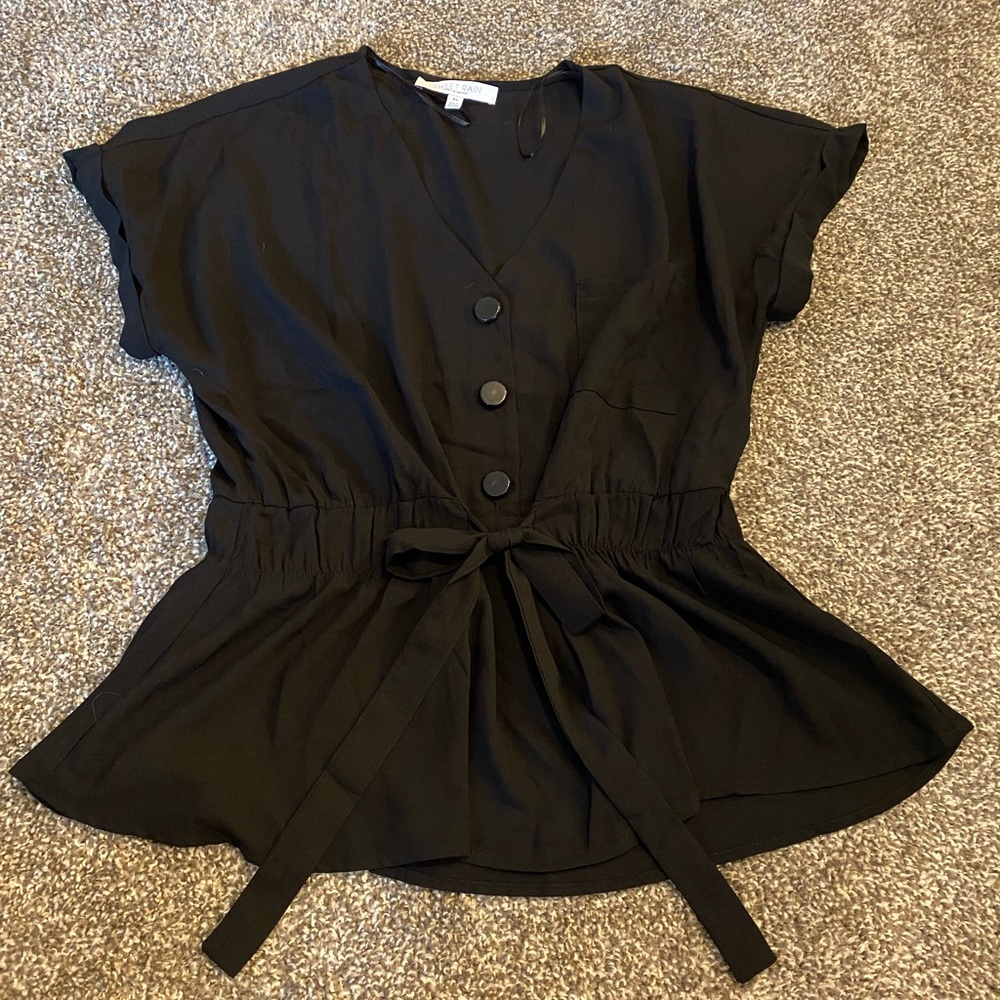 Black short sleeve blouse